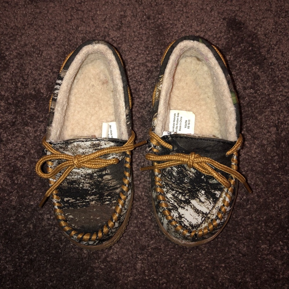 Childs camo slipper/mocassins